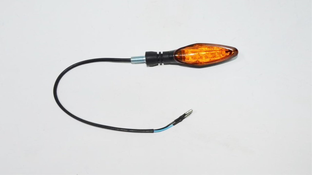 ARKA SİNYAL SAĞ (C-LİNE)